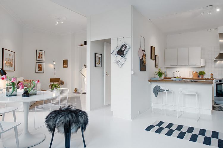 Egy szoba és konyha - plusz erkély és fehér padló