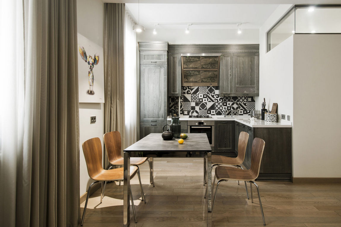 Természetes, meleg és világos színek 68m2-en - falak kisebb módosításával felújított és berendezett háromszobás lakás