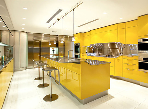 Ultramodern magasfényű sárga konyha - Pininfarina design