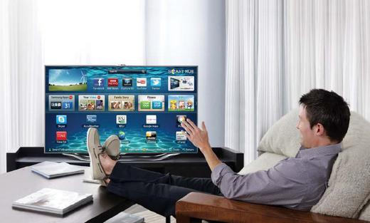 A Samsung csúcskategóriás ES8000-es LED TV-je és az E8000 sorozatú plazma TVje, megkapta az ES7500 és ES6800 LED TV sorozatokkal együtt a CES 2012 “Innovations Design and Engineering” díját.