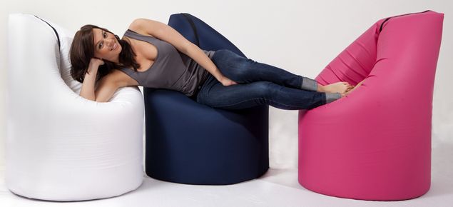 Praktikus bútor design - szivacsmatracból fotelágy húsz másodperc leforgása alatt - paq chair 2
