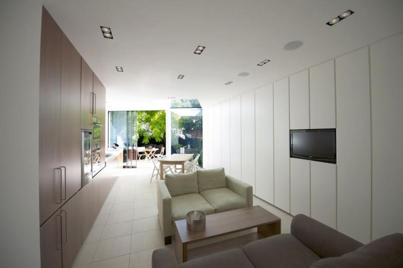 Látványos és elegáns polírozott cink homlokzat – kis minimál ház a Paul McAneary Architects-től 06