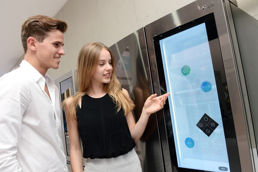 Háztartási gépek egymás között - továbbfejlesztett LG okos otthon technológiák 