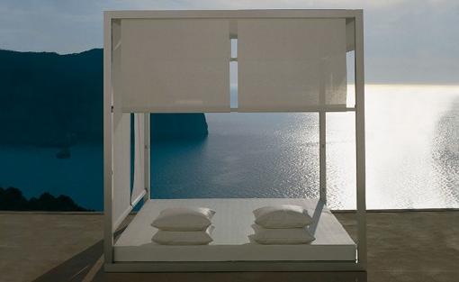 Outdoor-White-daybed-by-Gandia-Blasco-2