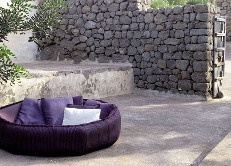 paola-lenti-crate-bed-ease-1
