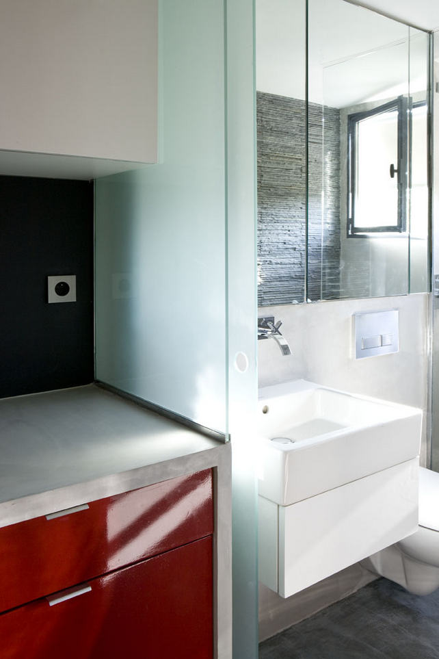 Elegáns fürdőszoba - Tökéletesen felszerelt 16nm-es kis lakás - egy nagy lakás hálószobájából kialakítva
