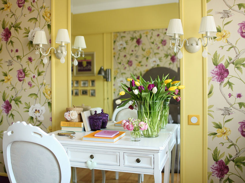 Tavasz színeivel dekorált kedves kis 33m2-es lakás - vidám színpaletta, külön konyha étkezővel