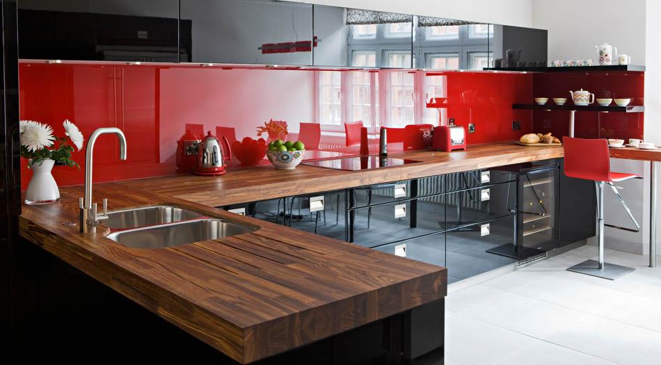 Fekete konyha, piros konyha - ötletek, ha erőteljes, drámai konyhát szeretnél - neil lerner rounova konyha 01