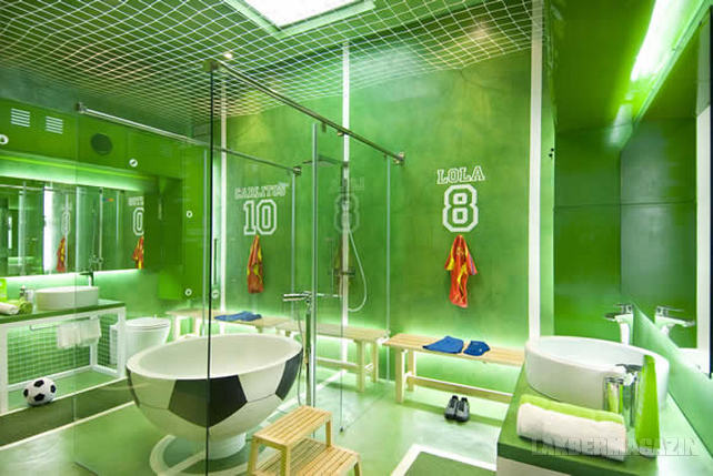 Fürdőszoba futball témára - egyedi lakberendezési ötletek 2 - mikrocement burkolatok