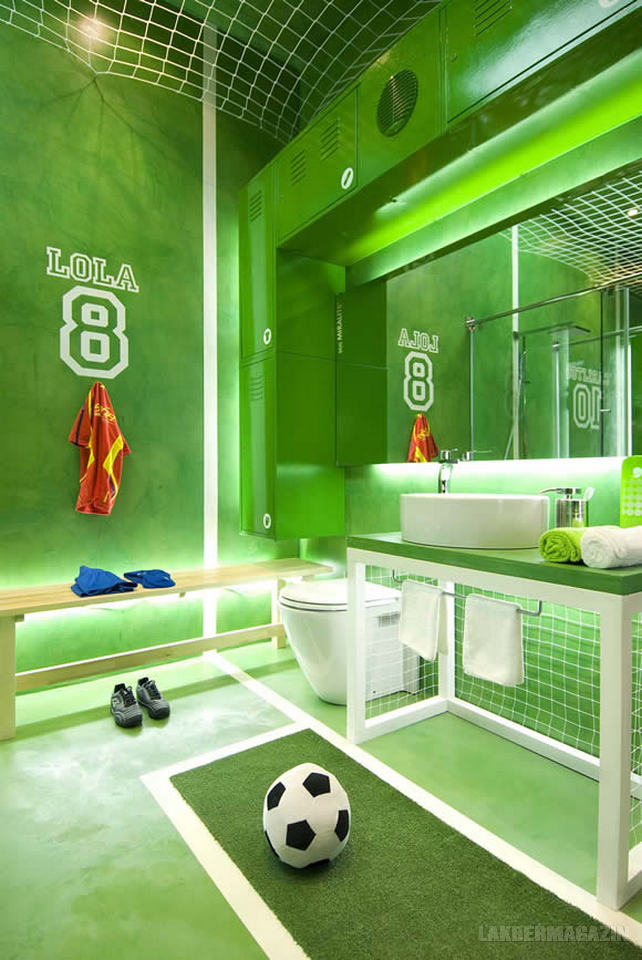 Fürdőszoba futball témára - egyedi lakberendezési ötletek 5 - mikrocement burkolatok