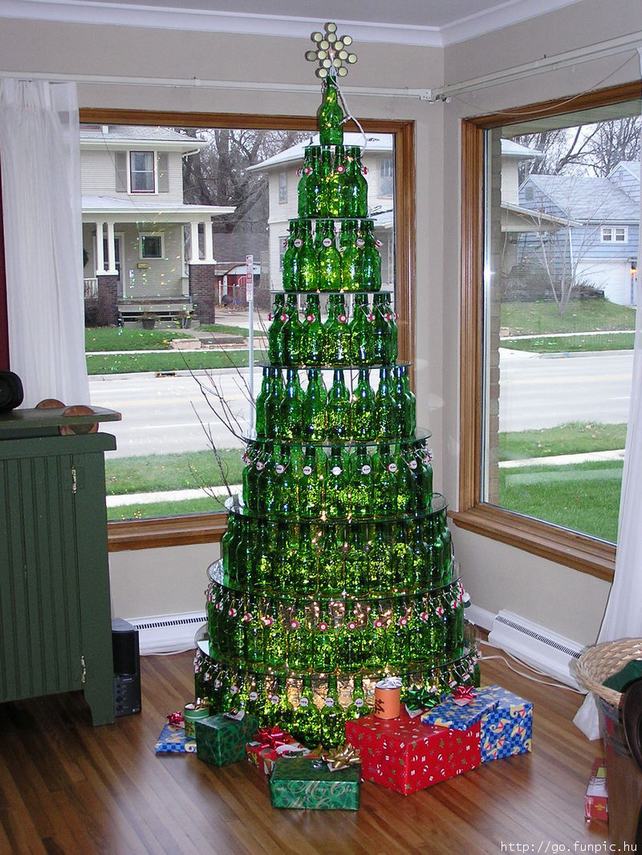 Karácsonyfa sörösüvegekkel