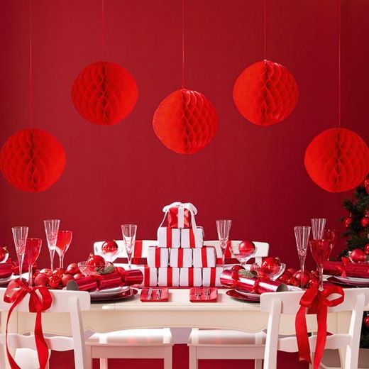 10 uralkodo piros karacsonyi etkezo dekoracio