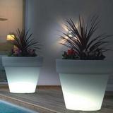 Light-outdoor-garden-pots-Llum-by-Vondom-12-th