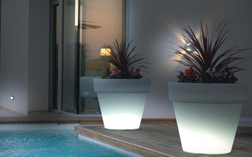 Light-outdoor-garden-pots-Llum-by-Vondom-12