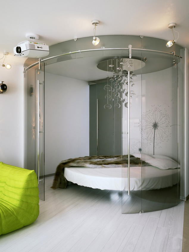 Modern kis lakás látványtervei gyönyörűen kidolgozva - hálószoba félköríves üvegfallal leválasztva