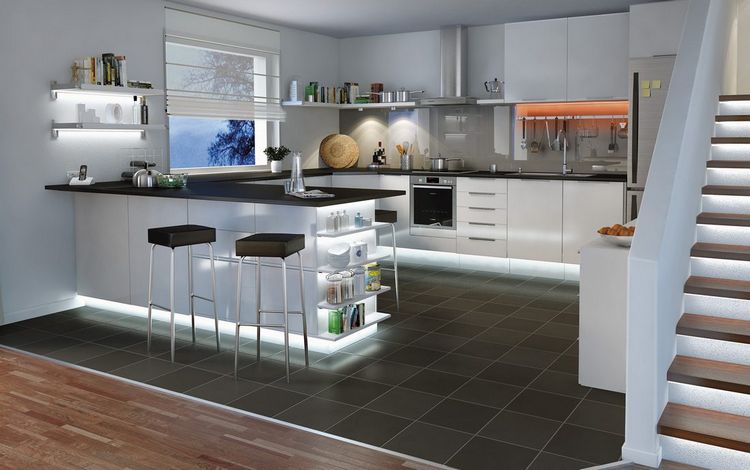 Kültéri LED szalagot ajánlhatóak még minden olyan helyre, ahol a tisztítás igénye sűrűn felmerülhet: pl. konyhapultok és hűtők (hűtő-vitrinek) világítása esetén