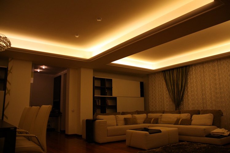 LED szalag nappaliban
