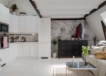 Szép manzárdlakás finoman nőies dekorációval - tetőtéri otthon 36m2-en, 12m2-es galéria