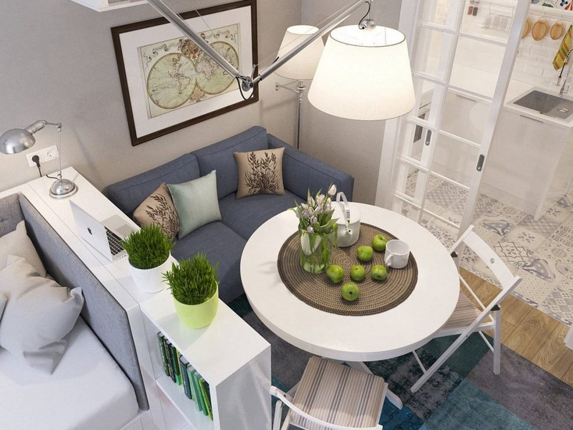 Kis lakás egy egyedülálló hölgynek - sok fehér, színes kiegészítők, világosszürke falak 25m2-en