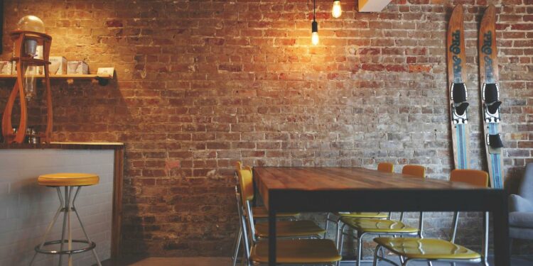 Tégla a lakásban - nyers vagy festett felületek, fal és padló - ötletek