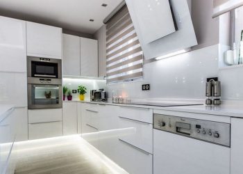 Kertvárosi 120m2-es lakás Dunakeszin – lakberendezés a modern és az art deco jegyében