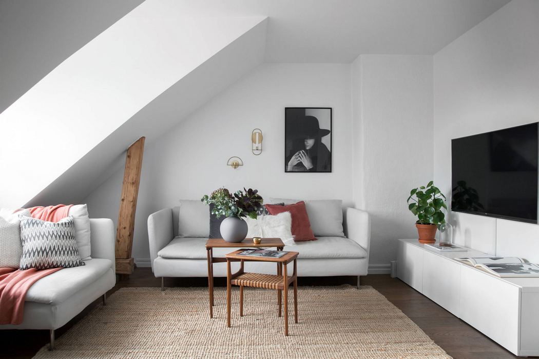 Használjunk rengeteg világos színt - 13 ötlet, hogy falak bontása nélkül miként növelhető egy nappali mérete