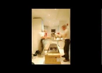 Konyhabútor szerelés – új egyedi konyhabútor összeszerelése panellakásban