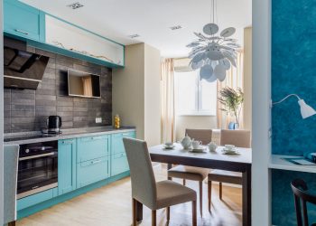 Példa 45m2-en az elosztás átszervezésére - egy lakószobából nappali és háló, élhetőbb arányok, dekoráció bézs és türkiz árnyalatokkal