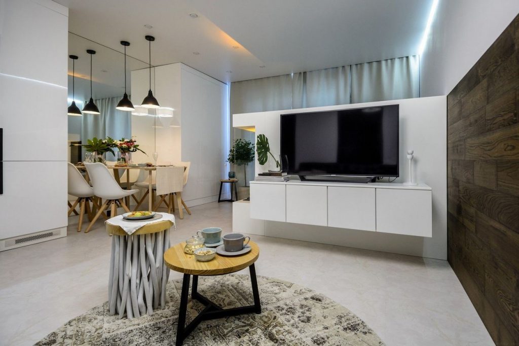 Modern lakberendezés új építésű kis lakásban - 39m2-es keskeny egyszobás tér ügyes kialakítása - zónák, funkcionalitás