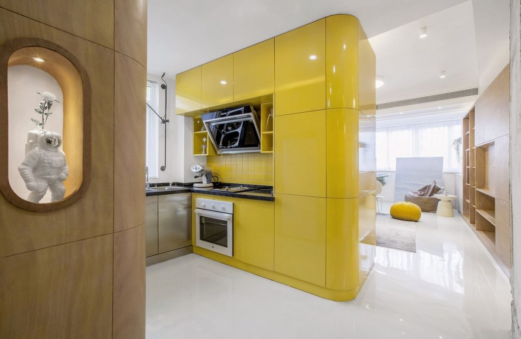 Sárga konyha, rengeteg kreativitás, ultramodern lakberendezés - fa