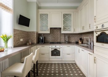 Háromfős család aprólékos gonddal berendezett kényelmes, háromszobás lakása - klasszikus stílusú lakberendezés 93m2-en