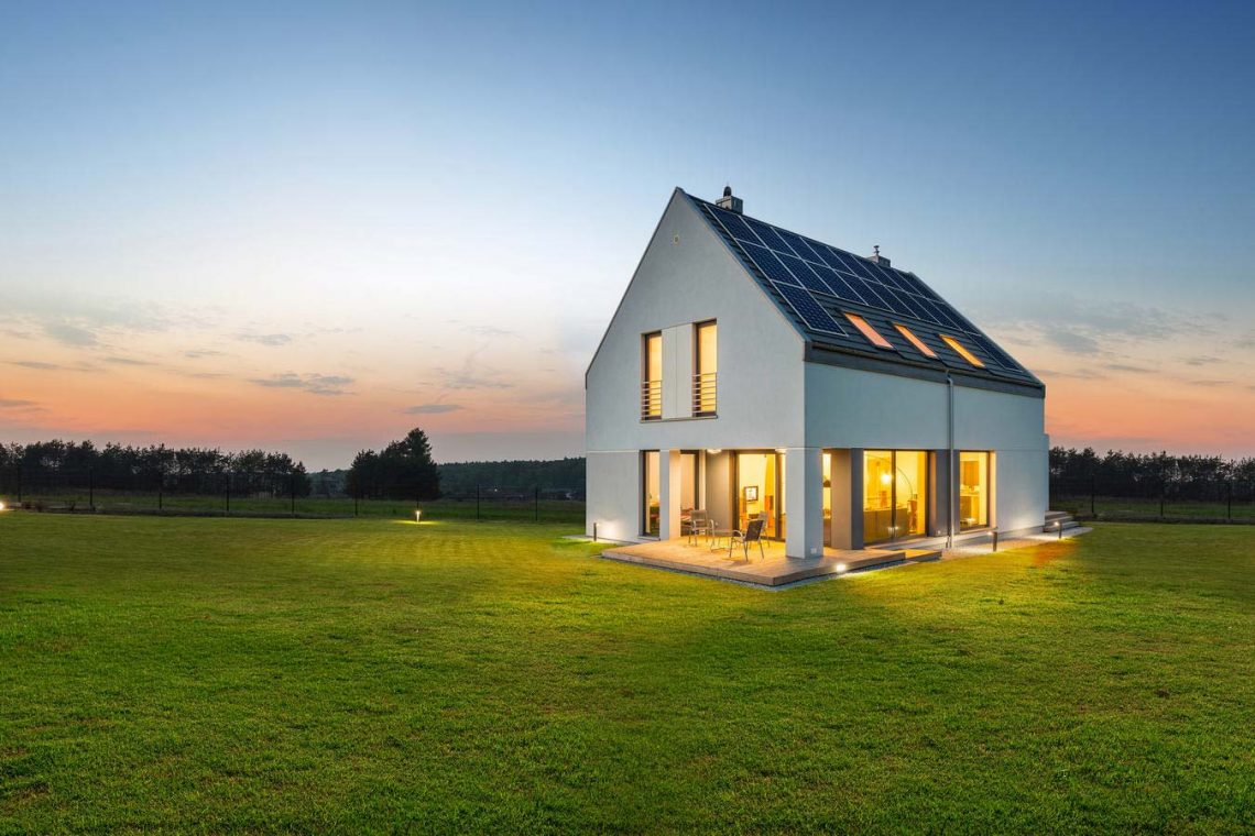 Kettő az egyben: BMW i3 Solar Edition és az autó töltését biztosító napelem-rendszer