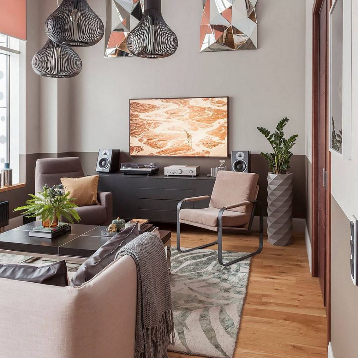 Férfi lakása érdekes lakberendezési ötletekkel 70m2-en - tágas konyha-nappali, változatos formák, minőségi anyagok és burkolatok, nagy belmagasság