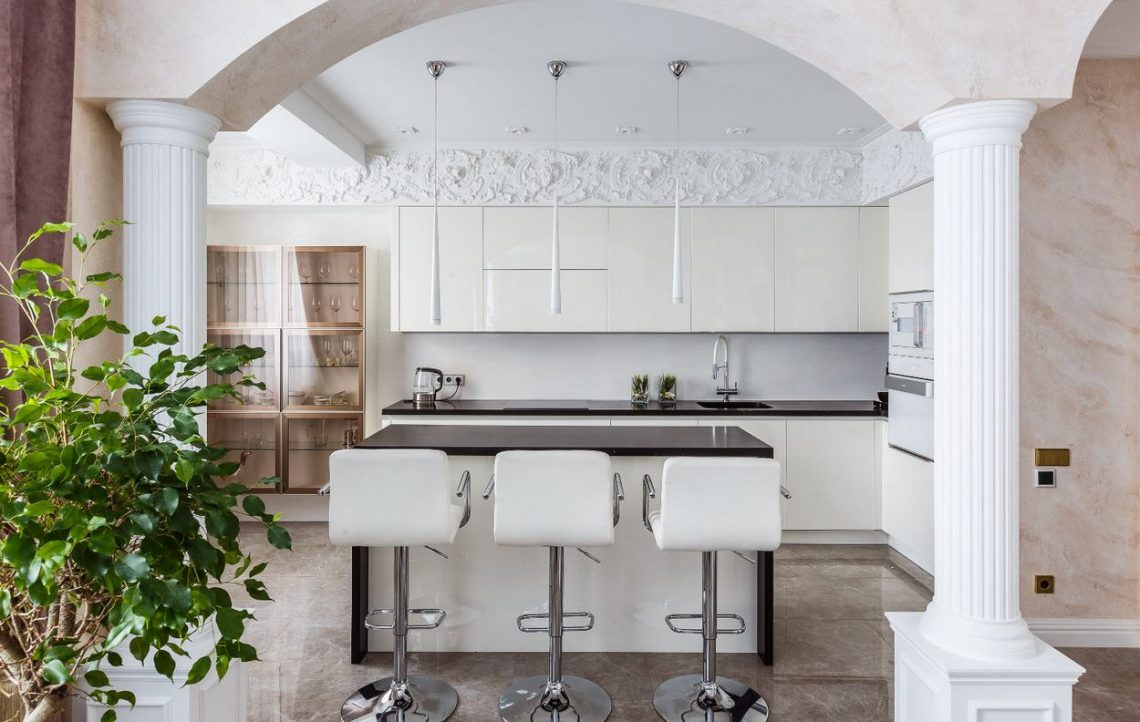 Modern bútor rusztikus környezetben