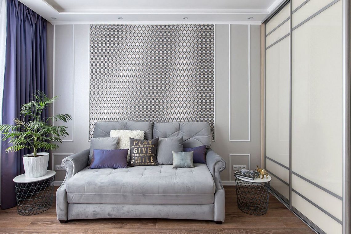 Látványos világoskék konyha panellakásban, 51m2-en kényelmes gyerekszoba egy fiatal pár otthonában