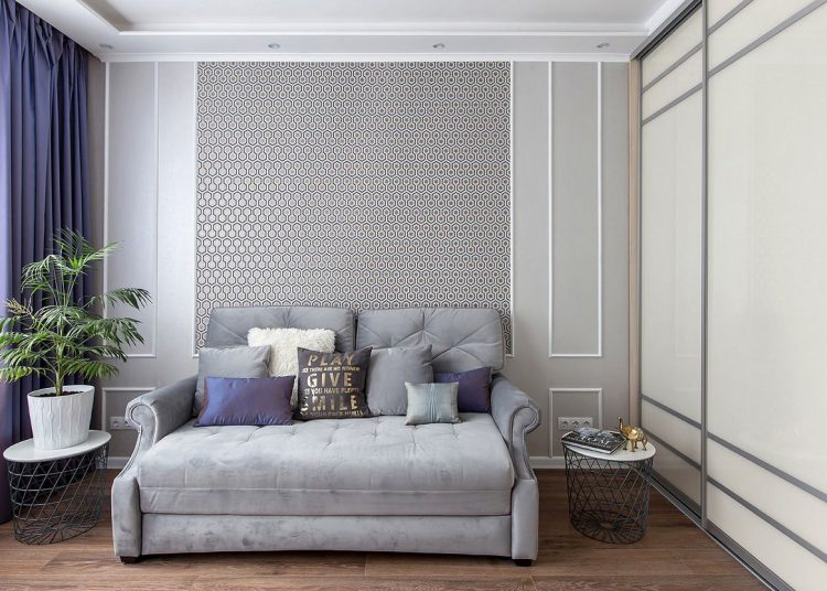 Látványos világoskék konyha panellakásban, 51m2-en kényelmes gyerekszoba egy fiatal pár otthonában