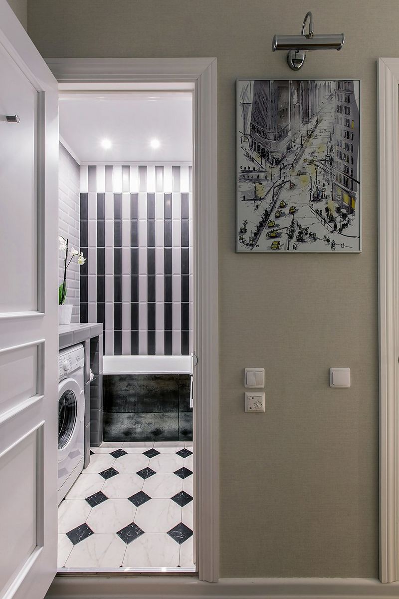 Látványos világoskék konyha panellakásban, 51m2-en kényelmes gyerekszoba egy fiatal pár otthonában