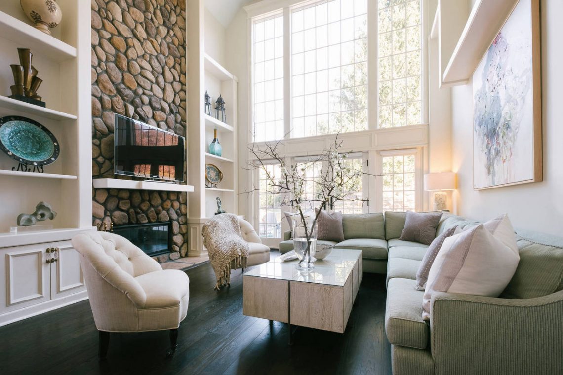 lakberendezési tipp a magasba futó falak dekorálására