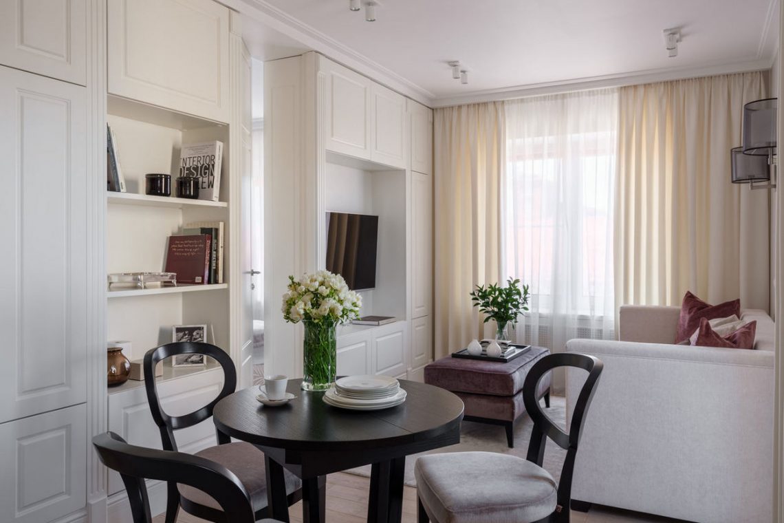Lakás sok fehérrel - szép és harmonikus enteriőr egy hölgy 54m2-es otthonában