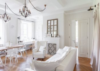 Tiszta fehérben: vidéki ház hangulatával saját lakását rendezte be a belsőépítész hölgy