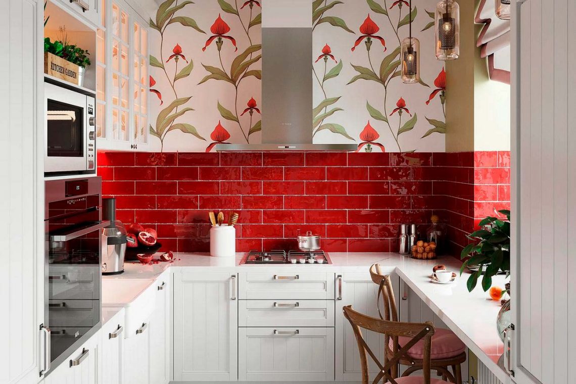 8m2-es konyha vörös metro csempével, mintás tapétával és étkezőpulttal ablak előtt