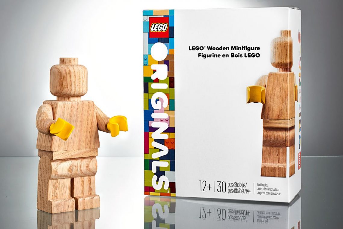 a minifigura 5:1 méretarányú, fa változatával indít az új LEGO® Originals™ sorozat