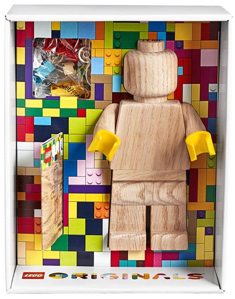 a minifigura 5:1 méretarányú, fa változatával indít az új LEGO® Originals™ sorozat