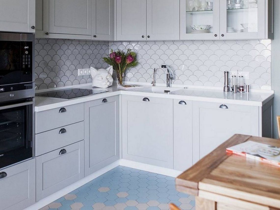 Jó elosztás, szép színek, kényelmes berendezés kétszobás, 65m2-es lakásban, praktikus tárolórendszerrel