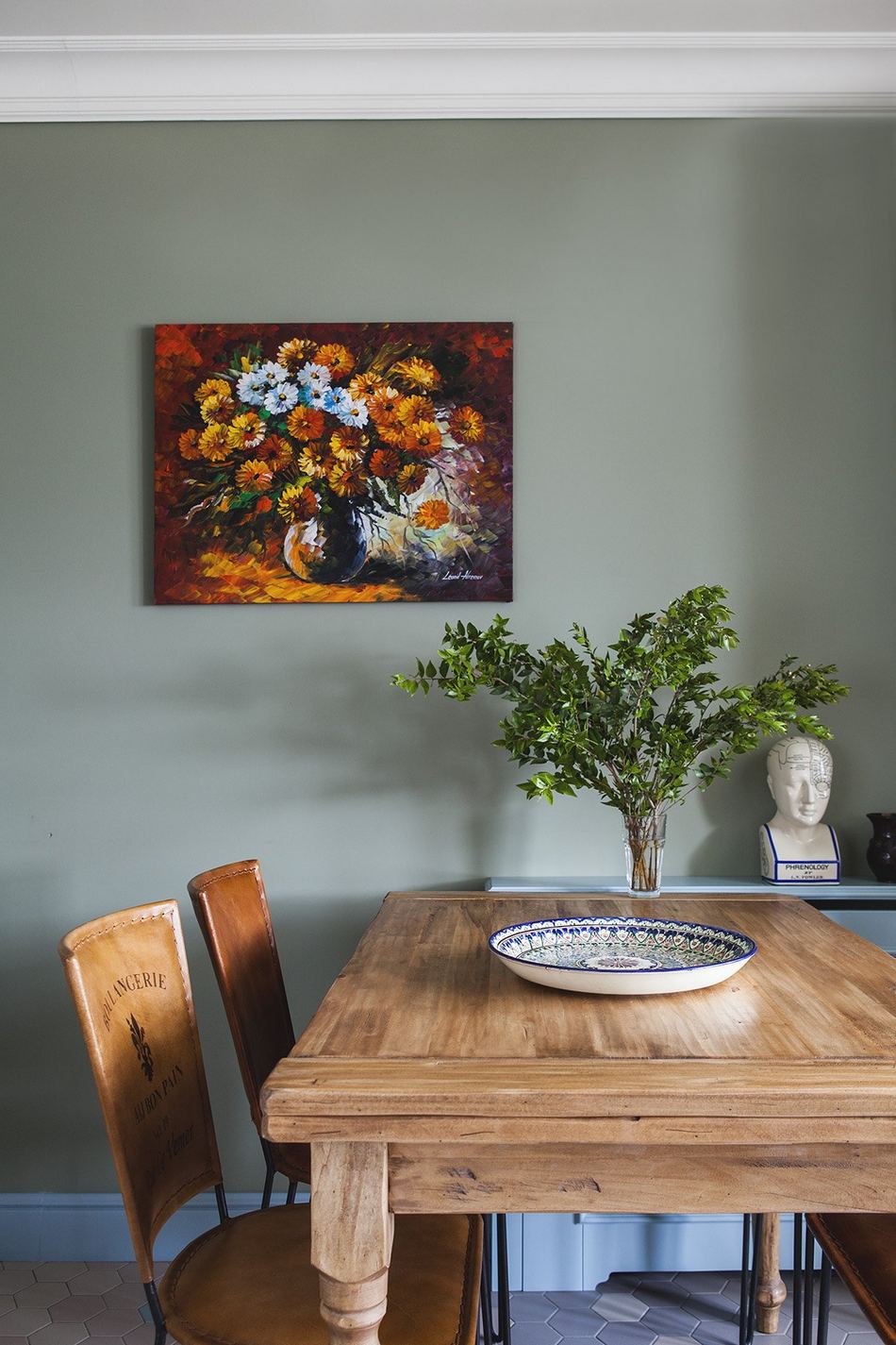 étkező - Jó elosztás, szép színek, kényelmes berendezés kétszobás, 65m2-es lakásban, praktikus tárolórendszerrel étkező - Jó elosztás, szép színek, kényelmes berendezés kétszobás, 65m2-es lakásban, praktikus tárolórendszerrel