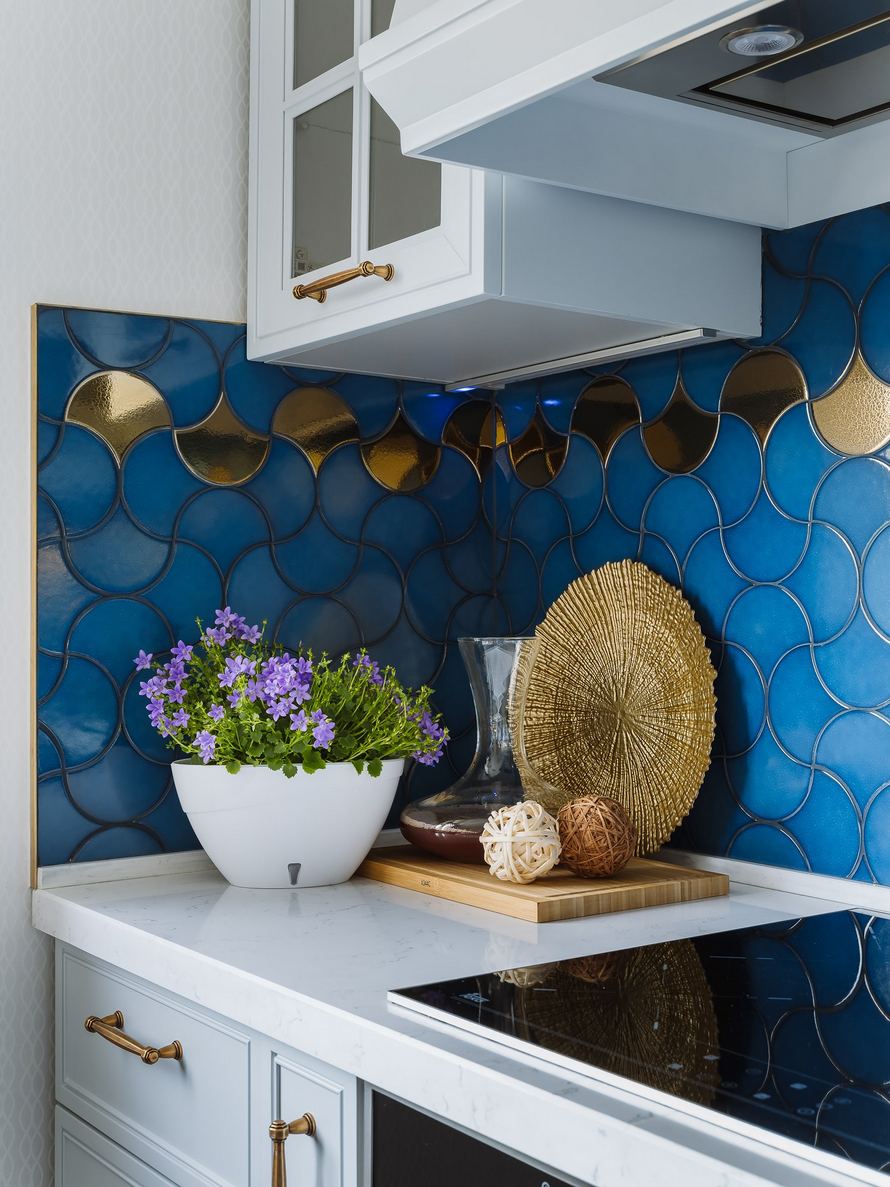 konyha - Nem kellett átrendezni falakat a kényelmes és szép berendezéshez a 81m2-es háromszobás lakásban konyha - Nem kellett átrendezni falakat a kényelmes és szép berendezéshez a 81m2-es háromszobás lakásban