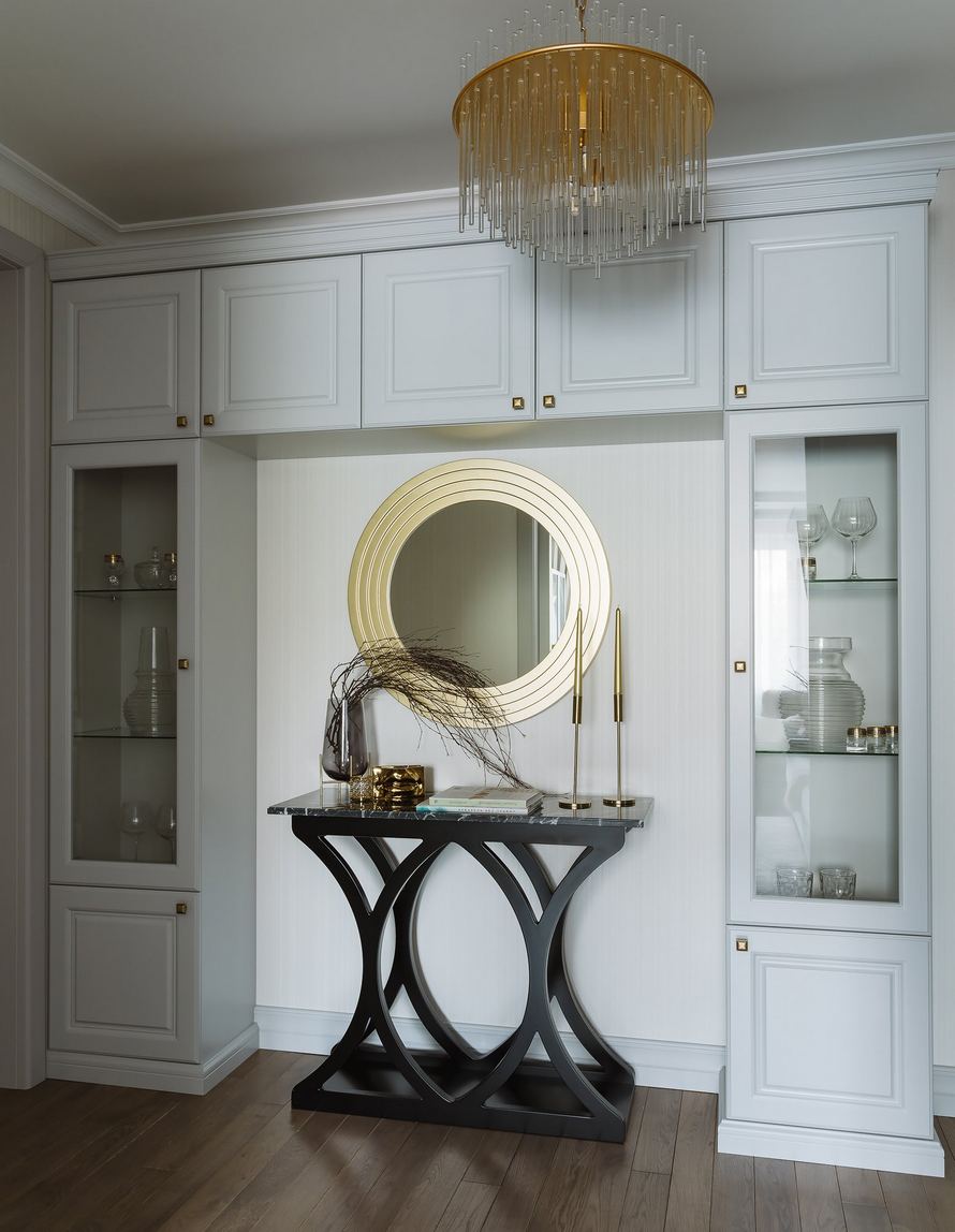 előszoba bútor - Nem kellett átrendezni falakat a kényelmes és szép berendezéshez a 81m2-es háromszobás lakásban előszoba bútor - Nem kellett átrendezni falakat a kényelmes és szép berendezéshez a 81m2-es háromszobás lakásban