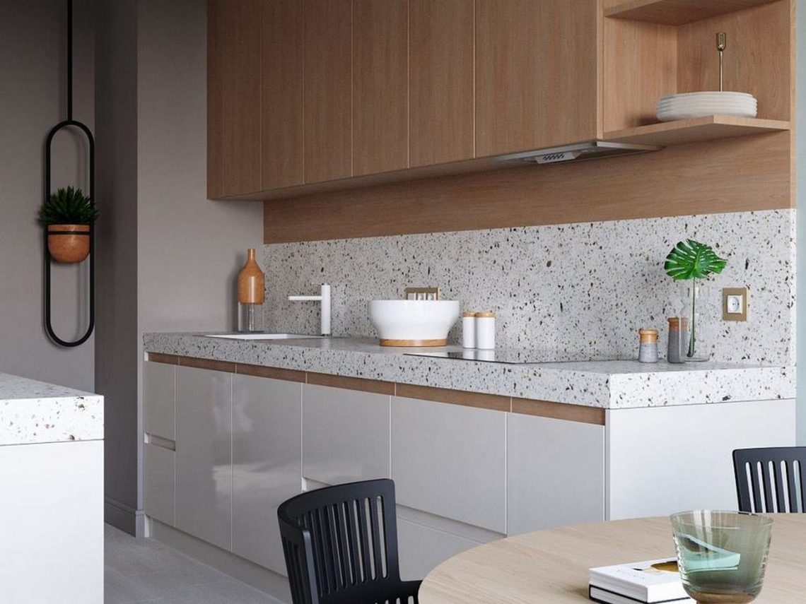 Átjárható, párhuzamos konyha nappali mögött, ergonomikus és kényelmes berendezés fiatal család otthonában