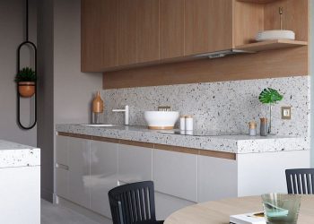 Átjárható, párhuzamos konyha nappali mögött, ergonomikus és kényelmes berendezés fiatal család otthonában