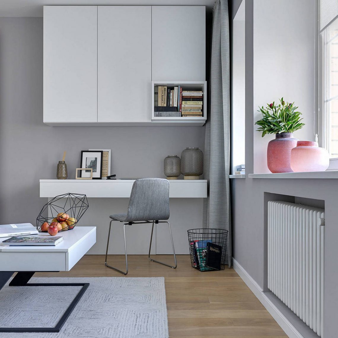 Felesleges holmik nélkül - fiatal pár minimalista stílusú, funkcionális, világos lakása, 68m2